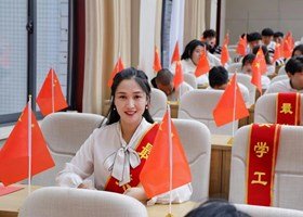 同栏目条目通常按时间倒序排列